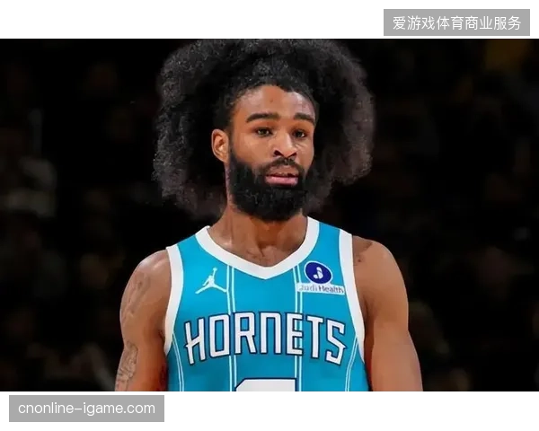 戴维斯坐镇奇才禁区，球队篮板保护与防守层次得到质变